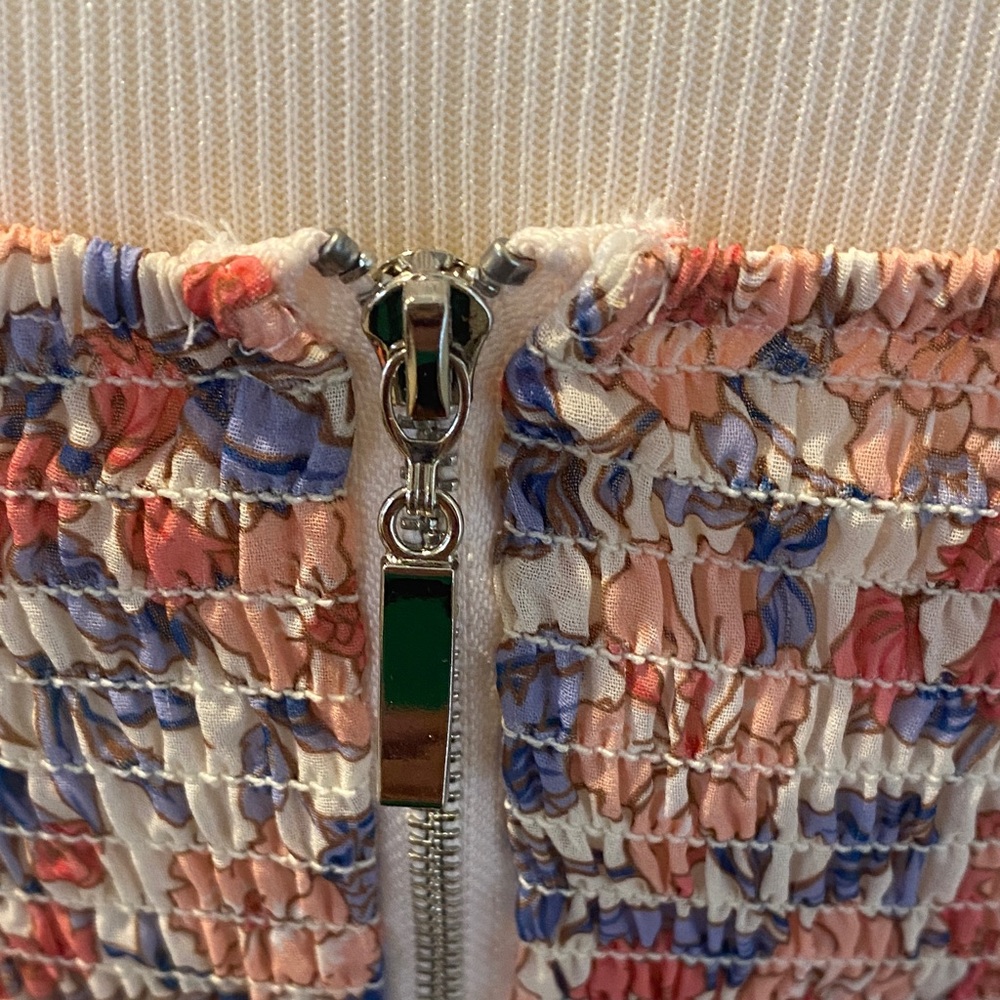 Floral Print Ruffle Crop Top - Picture 7 of 10